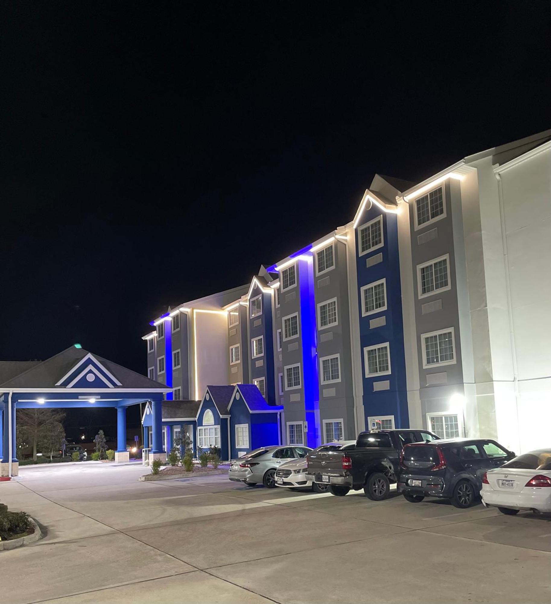 Microtel Inn And Suites Baton Rouge Airport Exterior photo