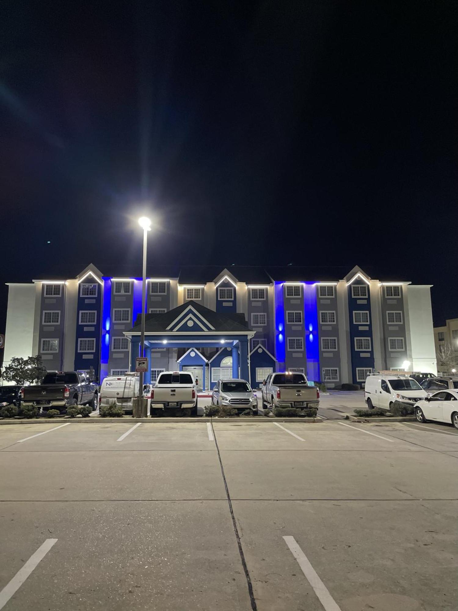 Microtel Inn And Suites Baton Rouge Airport Exterior photo