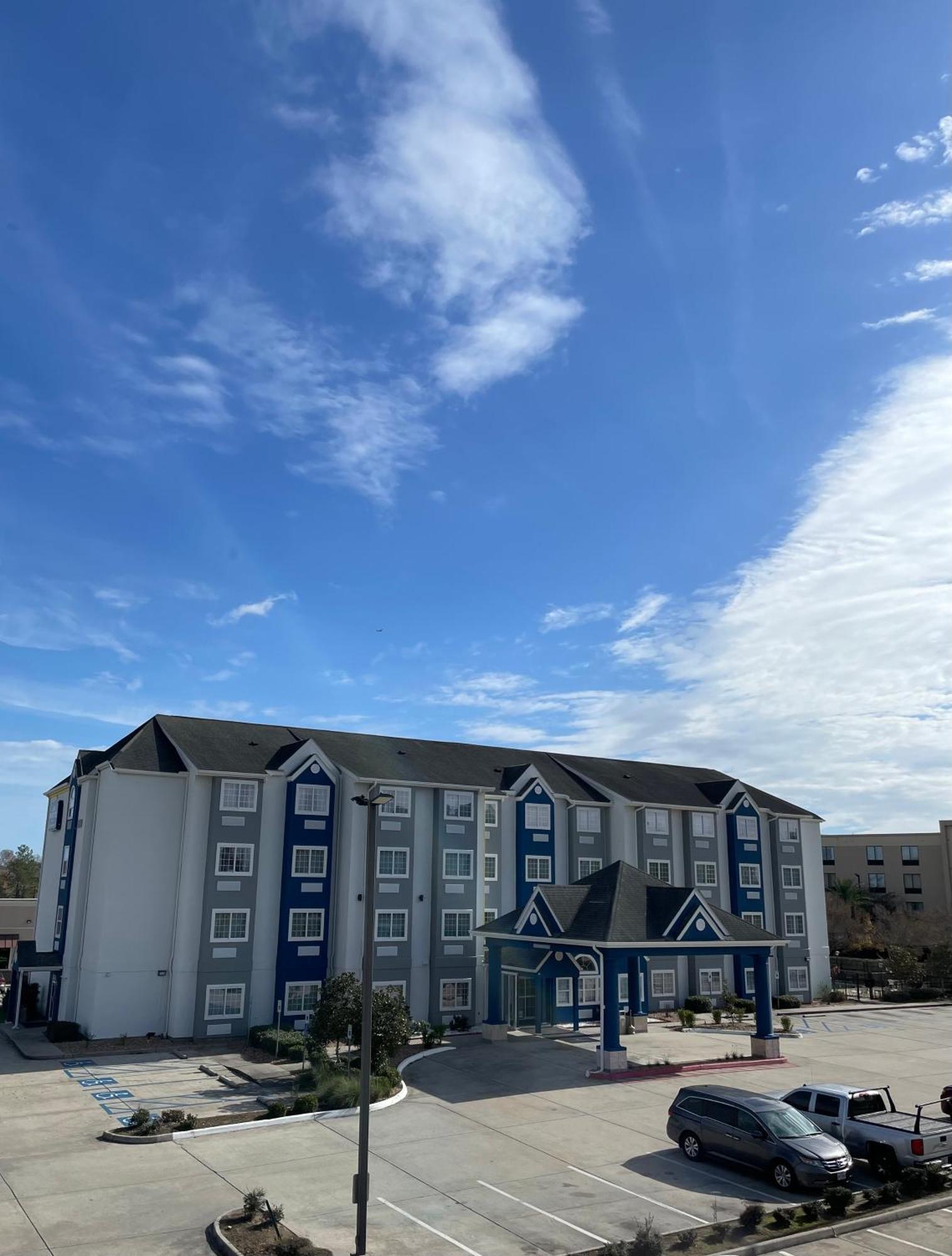 Microtel Inn And Suites Baton Rouge Airport Exterior photo