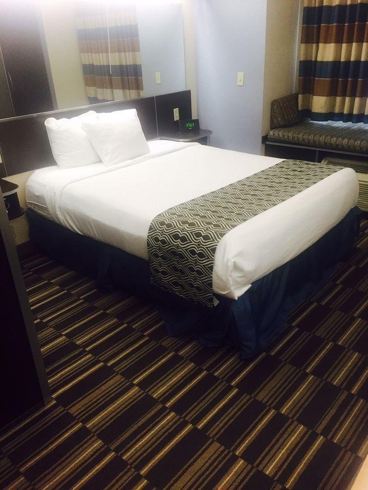 Microtel Inn And Suites Baton Rouge Airport Exterior photo